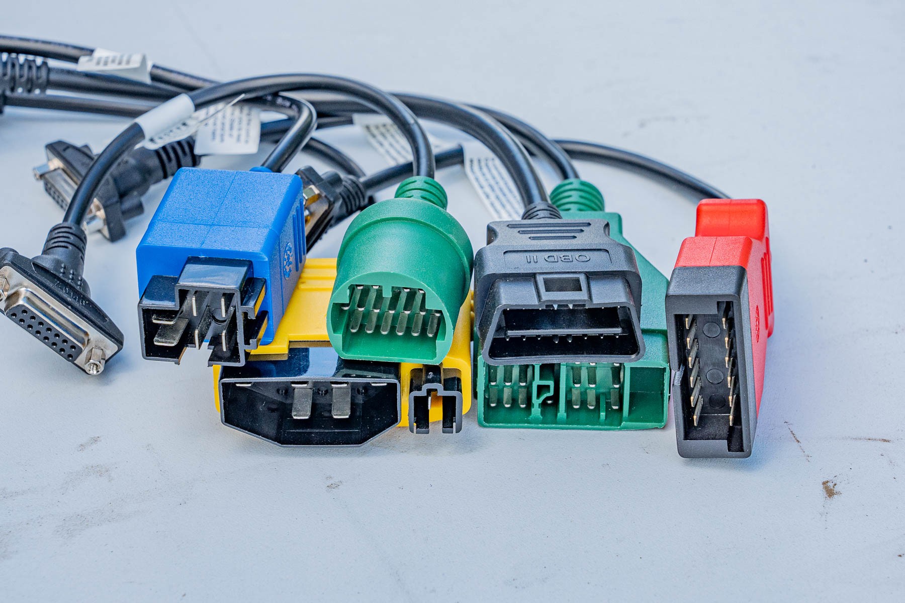 Connectors for wired OBD2 scanners